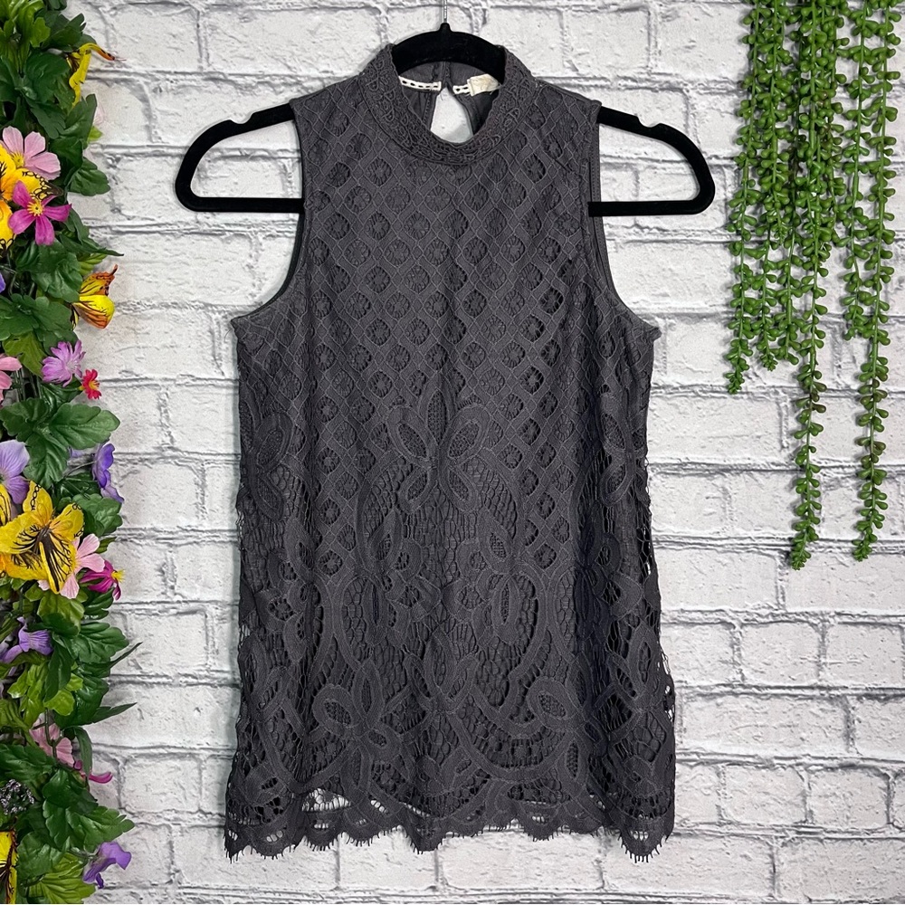 _💙2/$40💙Rewind Sleeveless Charcoal Grey Eyelet Lace Blouse Size XS